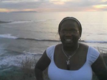 y_n_v_a_qt profile photo