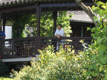 b.gray profile photo