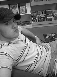 lewis21 profile photo