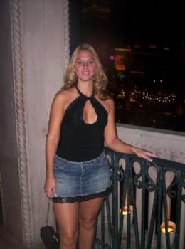 Paperflwrs97 profile photo