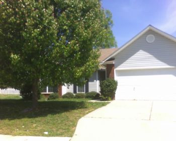 MelanieB83 profile photo