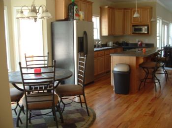 elyerly profile photo