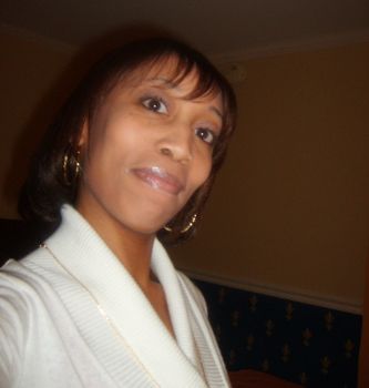 elynetteb86 profile photo