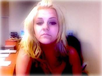 QuEeNaHarTz profile photo
