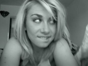 lilyloverrr profile photo