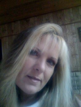 laura lyn profile photo