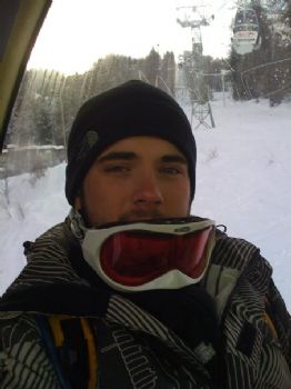 Adrienv1909 profile photo