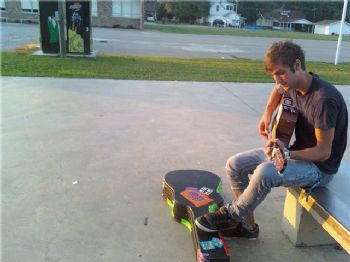 laughoutlove profile photo