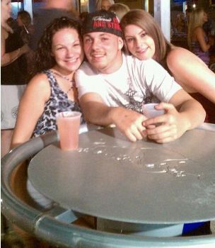 LauriLiz85 profile photo