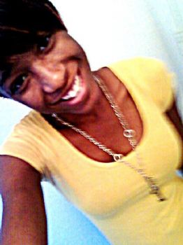 tia72792 profile photo