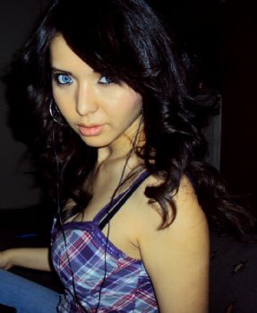 FloraTaher profile photo