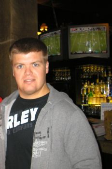 adamknutsen1 profile photo