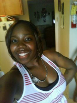 monique32 profile photo