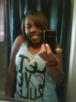 monique32 profile photo