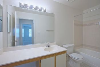 julia94 profile photo