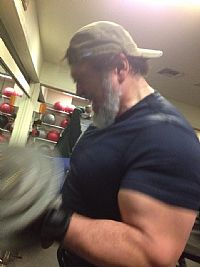 pete75 profile photo