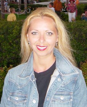 lola19560 profile photo