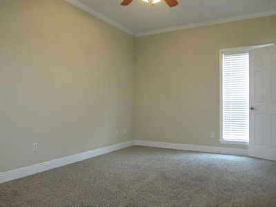 alyssalynden profile photo