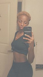 Roxanne19 profile photo