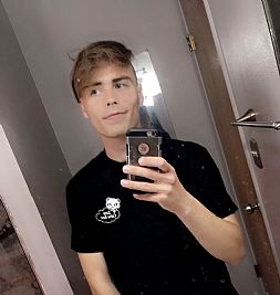 Ashvr19 profile photo