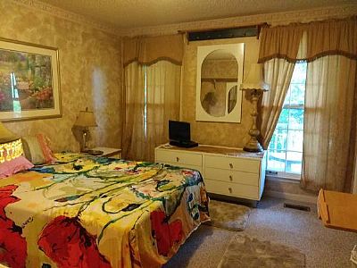 Cosmiclandlord profile photo