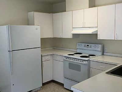 laurie@brianwhite.cc profile photo