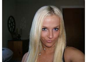 Corinne19 profile photo