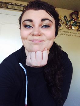 Adriann21 profile photo