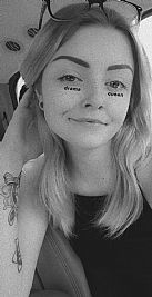 Aprilx18 profile photo