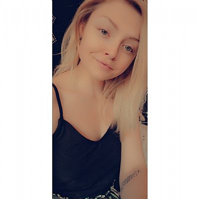 Aprilx18 profile photo