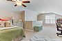 Ryanclimbs room listing photo