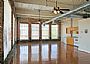 1Lilquest room listing photo