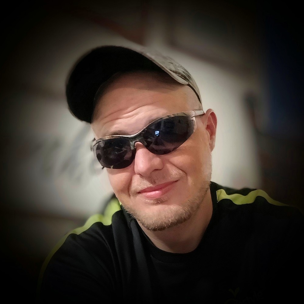 Curtis l profile photo