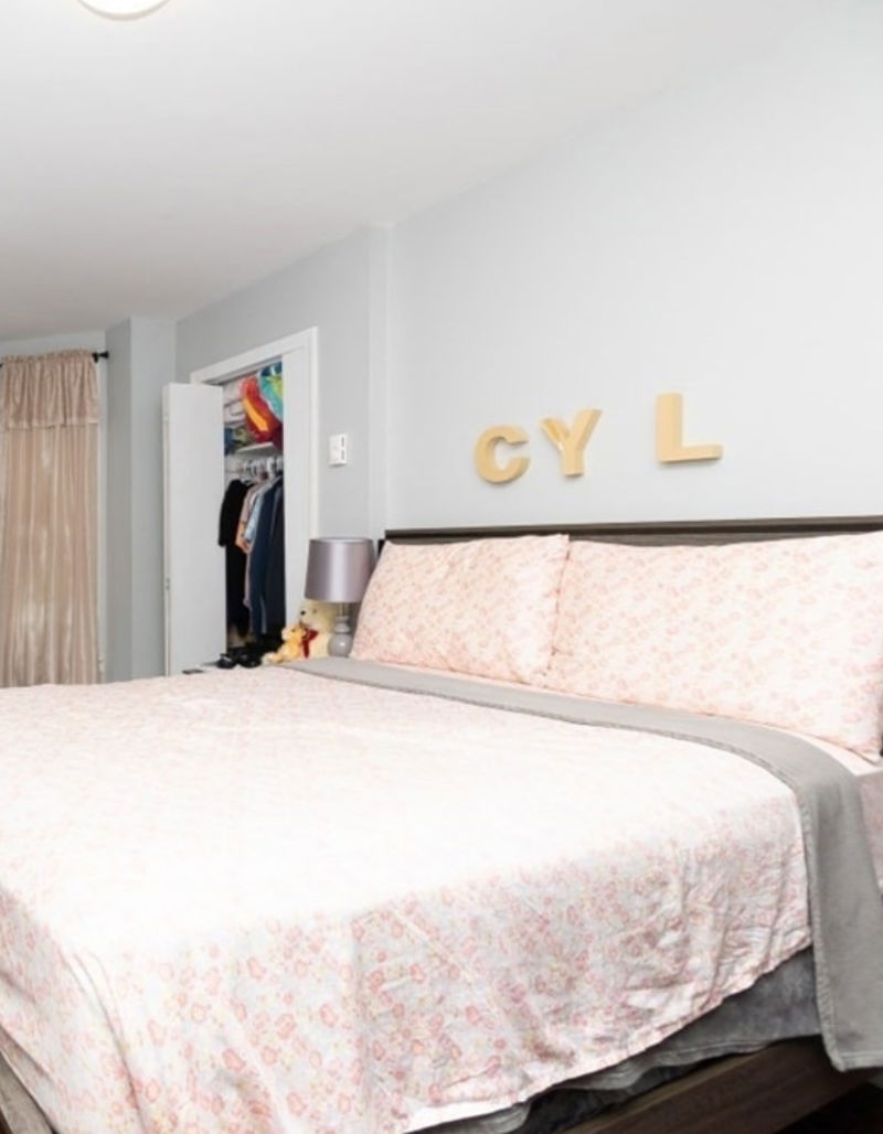 Gary room listing photo