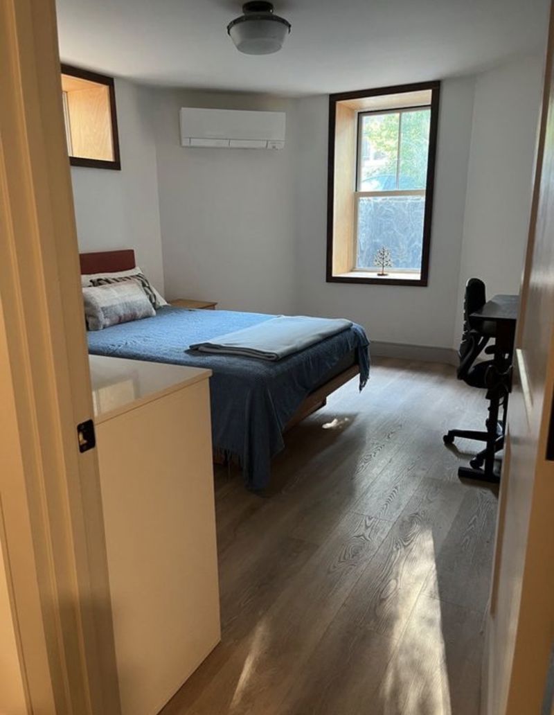 Gary room listing photo