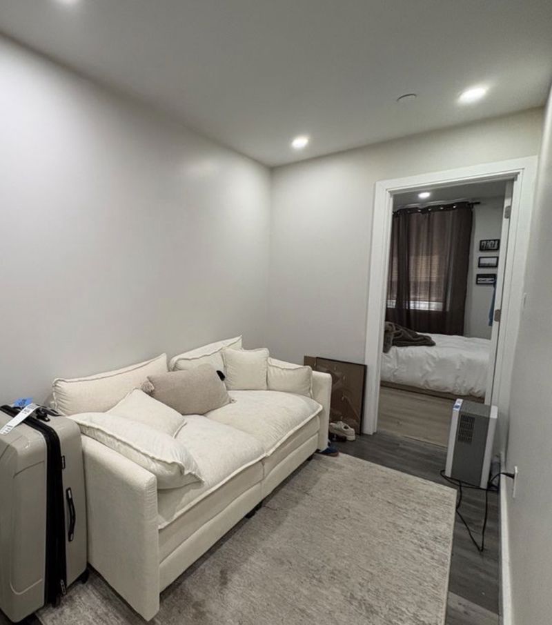 Daniel room listing photo