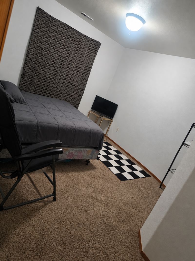 Heidi room listing photo