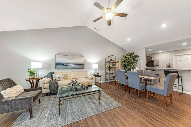 Shanon room listing photo