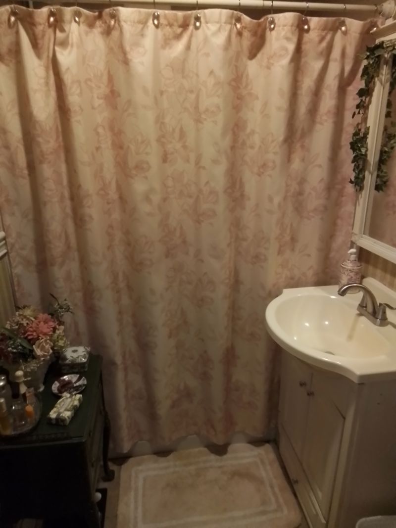 Amber Fulton room listing photo