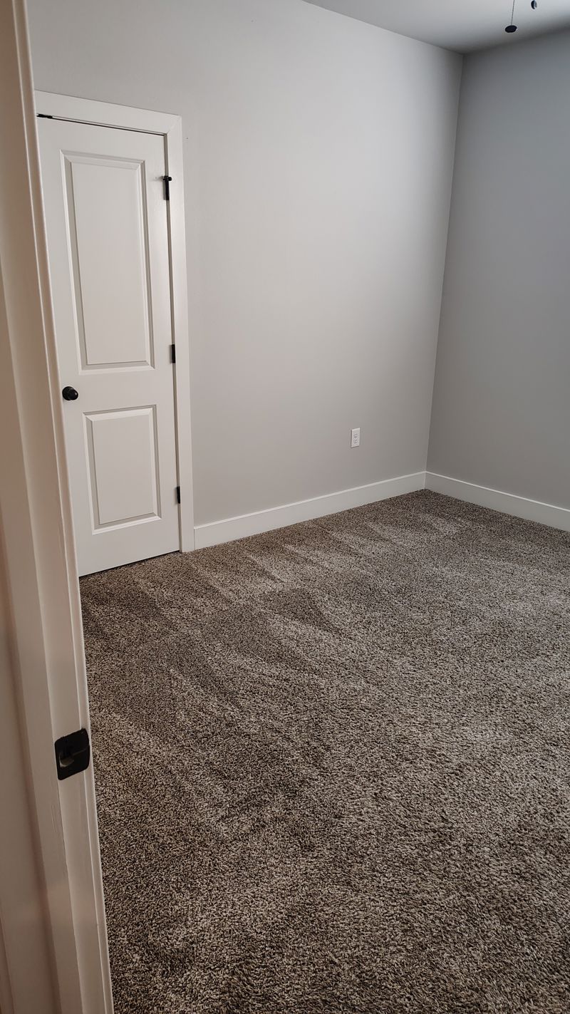 Ray room listing photo