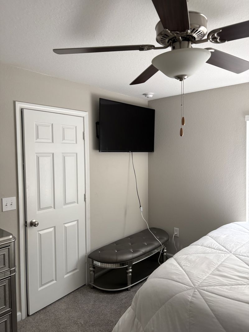 Judiet room listing photo