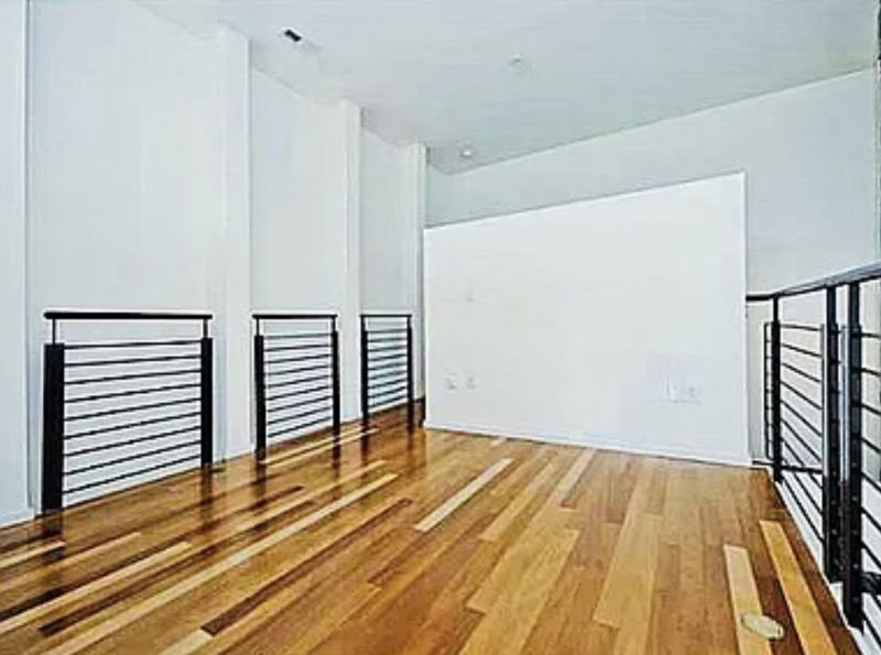 Kevin room listing photo
